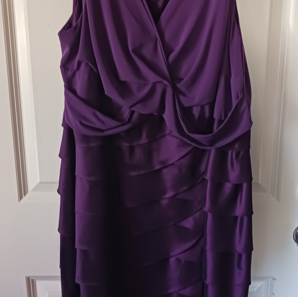 EUC  Womens Adrianna Papell Purple Cocktail Dinner Wedding Dress 20W. 208